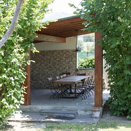 Altido 2 Bed With Beautiful Garden In Dei Marmi