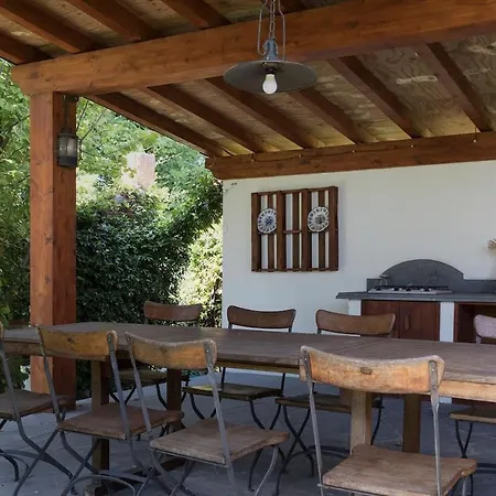 Altido 2 Bed With Beautiful Garden In Dei Marmi Villa *