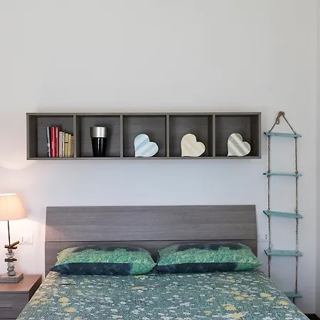 Altido 2 Bed With Beautiful Garden In Dei Marmi Villa *